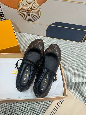 Louis Vuitton Mary Jane Ballet flats