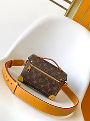 Louis Vuitton Soul Trunk With Yellow Trap 19x15x7cm - 3