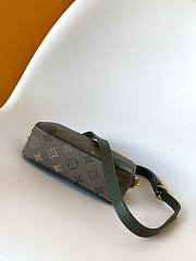 Louis Vuitton Trocadéro Wearable 20.0 x 13.0 x 6.5cm - 5