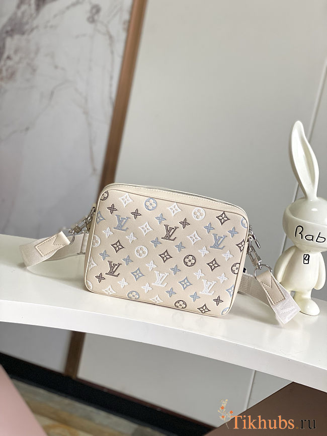 Louis Vuitton Trio Messenger 25x18.5x7cm. - 1