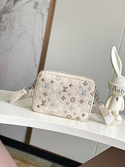 Louis Vuitton Trio Messenger 25x18.5x7cm. - 1