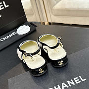 CHANEL 26B White Lambskin & Black Patent Calfskin Square-Toe Slingbacks - 2