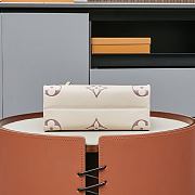  Louis Vuitton OnTheGo Bicolor Monogram Empreinte 25.0x1.0x19.0cm - 2