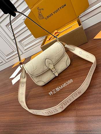 Louis Vuitton Diane Satchel Bag Cream 23x16x8.5cm