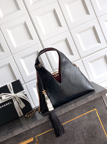 CHANEL Métiers d'art Calfskin Chic Lady Shopping Bag Black 32×32×11cm