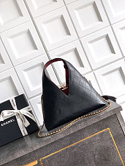 CHANEL Métiers d'art Calfskin Chic Lady Shopping Bag Black 32×32×11cm - 3
