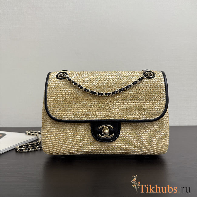 Chanel Flap Bag Beige Braided Raffia 24x14x8cm - 1