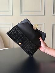 Chanel Paris-New York Coco Croc Scarab Black Clutch 30X13X4 - 4