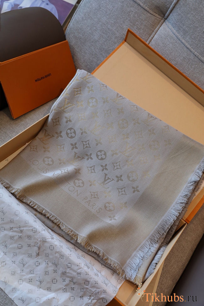 Louis Vuitton Monogram Shine Shawl 139 x 139cm - 1