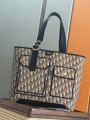 Medium Pocket Dior Jett Tote Bag in Brown Dior Oblique Jacquard 41 x 32 x 14cm - 1
