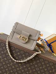 Louis Vuitton Mini Dauphine Epi Bag 25.0 x 17.0 x 10.5 cm - 1