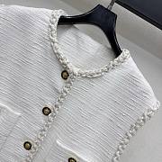 Chanel White Tweed vest - 4