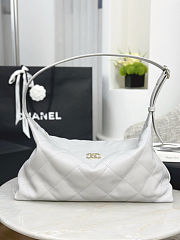 Chanel Ultimate Soft Hobo White Bag 17x35x9cm - 1