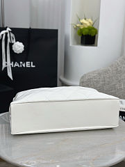 Chanel Ultimate Soft Hobo White Bag 17x35x9cm - 5