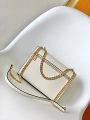 Louis Vuitton MyLockMe Chain Bag 22.5x17.0x5.5cm - 3