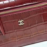 Chanel Large Vanity Case with Chain Croc-Embossed Calfskin Burgundy 17x19x5cm - 4