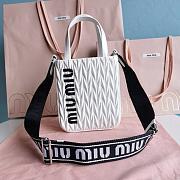  Miu Miu Matelassé Ciré Handbag 18X15X5cm - 1