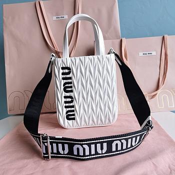  Miu Miu Matelassé Ciré Handbag 18X15X5cm