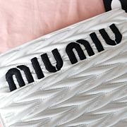  Miu Miu Matelassé Ciré Handbag 18X15X5cm - 4