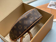 Louis Vuitton Loop Monogram Brown 23 x 13 x 6 cm - 5