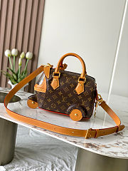  Louis Vuitton Rickshaw Wearable Bag 28x18x11cm - 3