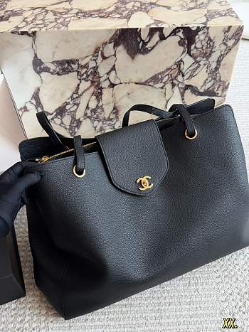 Chanel Large Shopping Bag in Grained Calfskin & Gold-Tone Metal Black 36x46x20cm