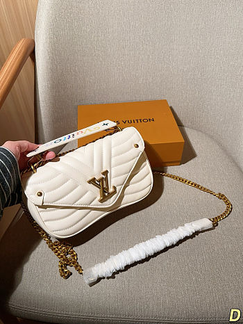 Louis Vuitton New Wave 22×14×6 cm
