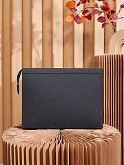 Louis Vuitton Pochette Voyage Da Taiga Black 27 x 21 x 6 cm - 2