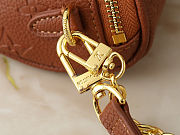  Louis Vuitton Mini Bumbag Monogram Empreinte Cognac 17.0 x 12.0 x 9.5 cm - 6